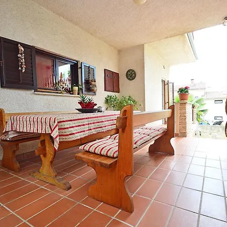 Διαμέρισμα Apartment Galant.5 *